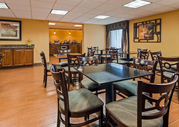 Best Western Plus Parkway Hotel