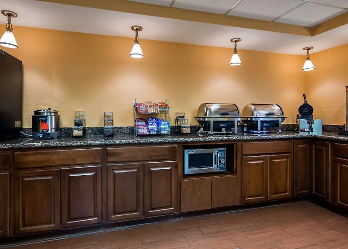 Best Western Plus Parkway Hotel