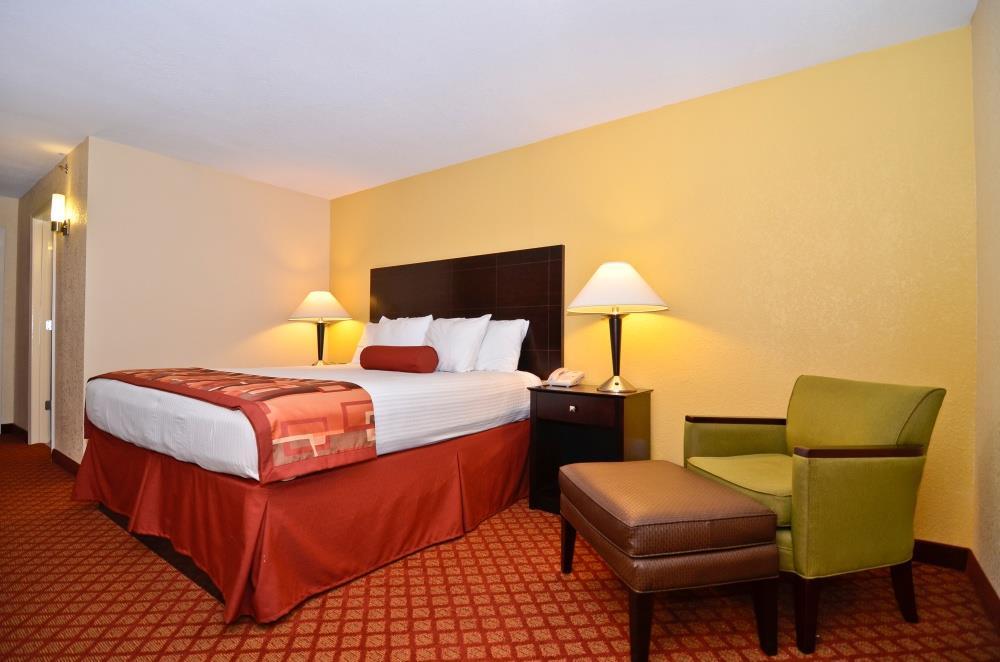Best Western Plus Parkway Hotel 3*