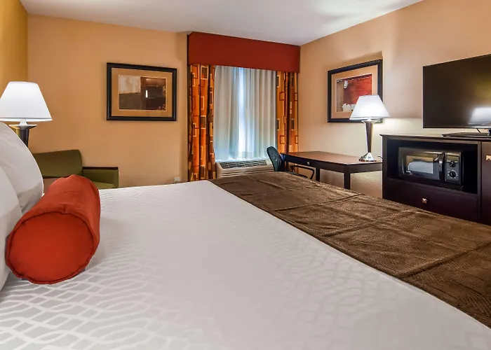 Best Western Plus Parkway Hotel