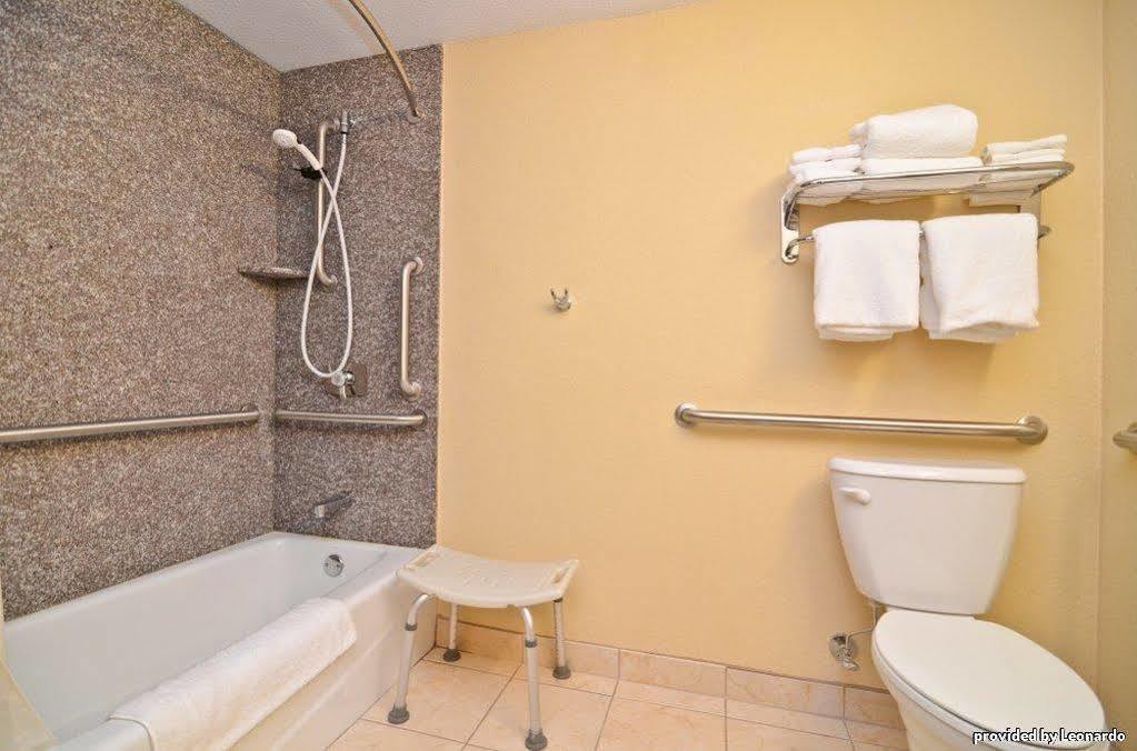 Western Parkway 3*